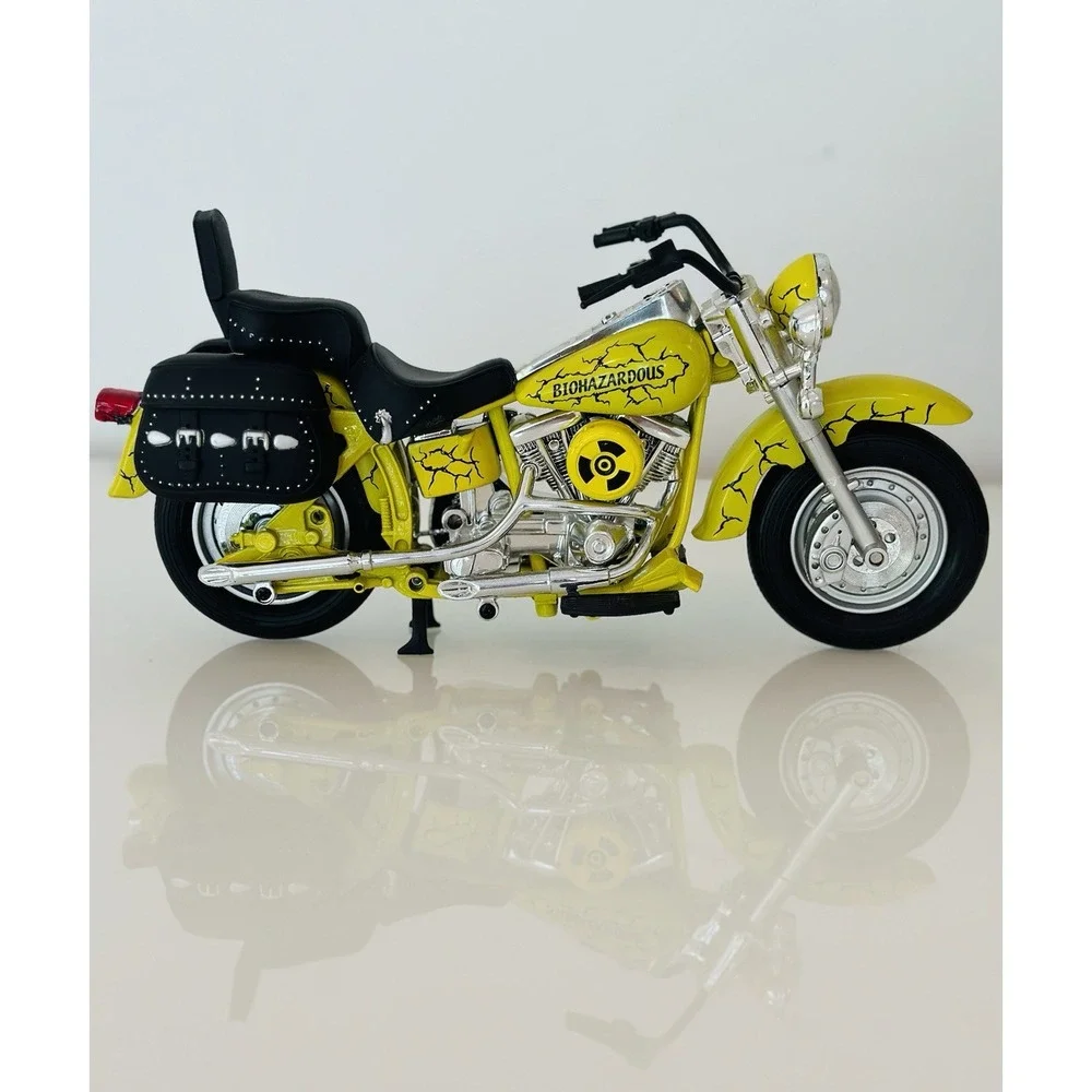 RoadRider Collection-BIOHAZARDOUS-BLOUVARD CRUISERS New Ray Motorcycle 1:12